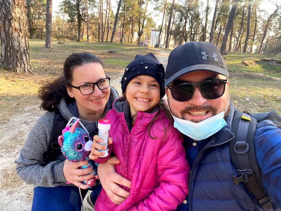 "Зеленые человечки" в Крыму напали на сестру ведущего "плюсов": не понимала, что происходит